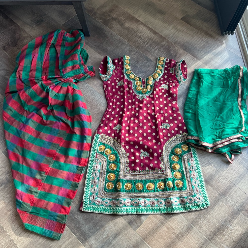 Indian Pakistani salwar kameez dress